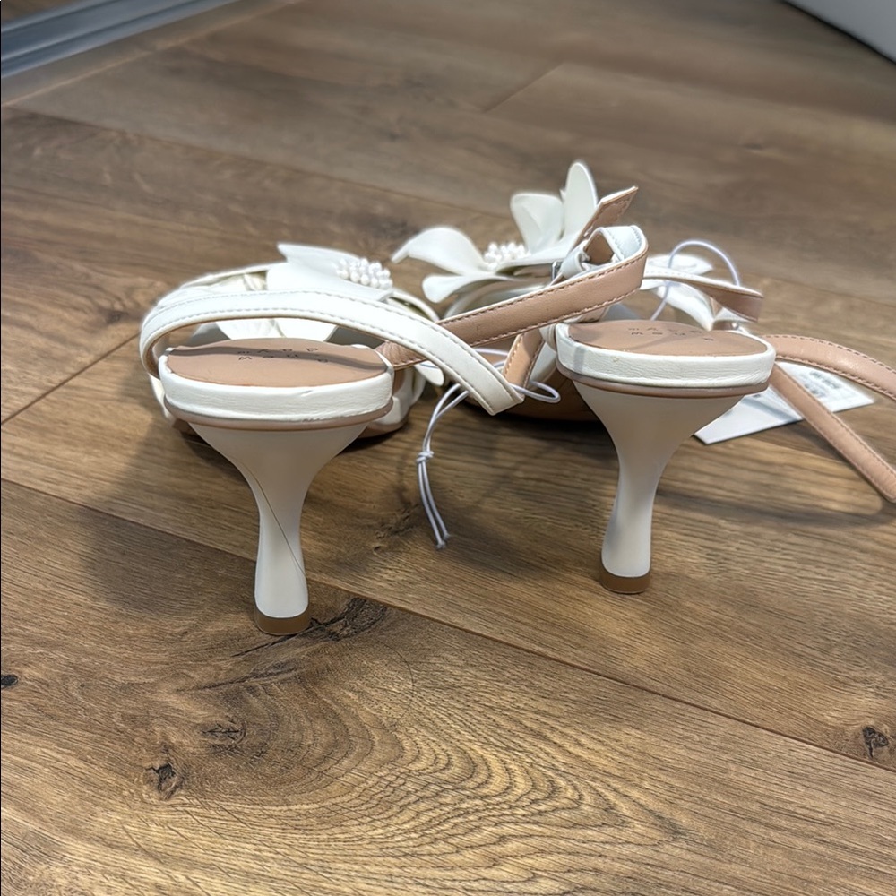 A New Day White Floral Sandals - Picture 2 of 2
